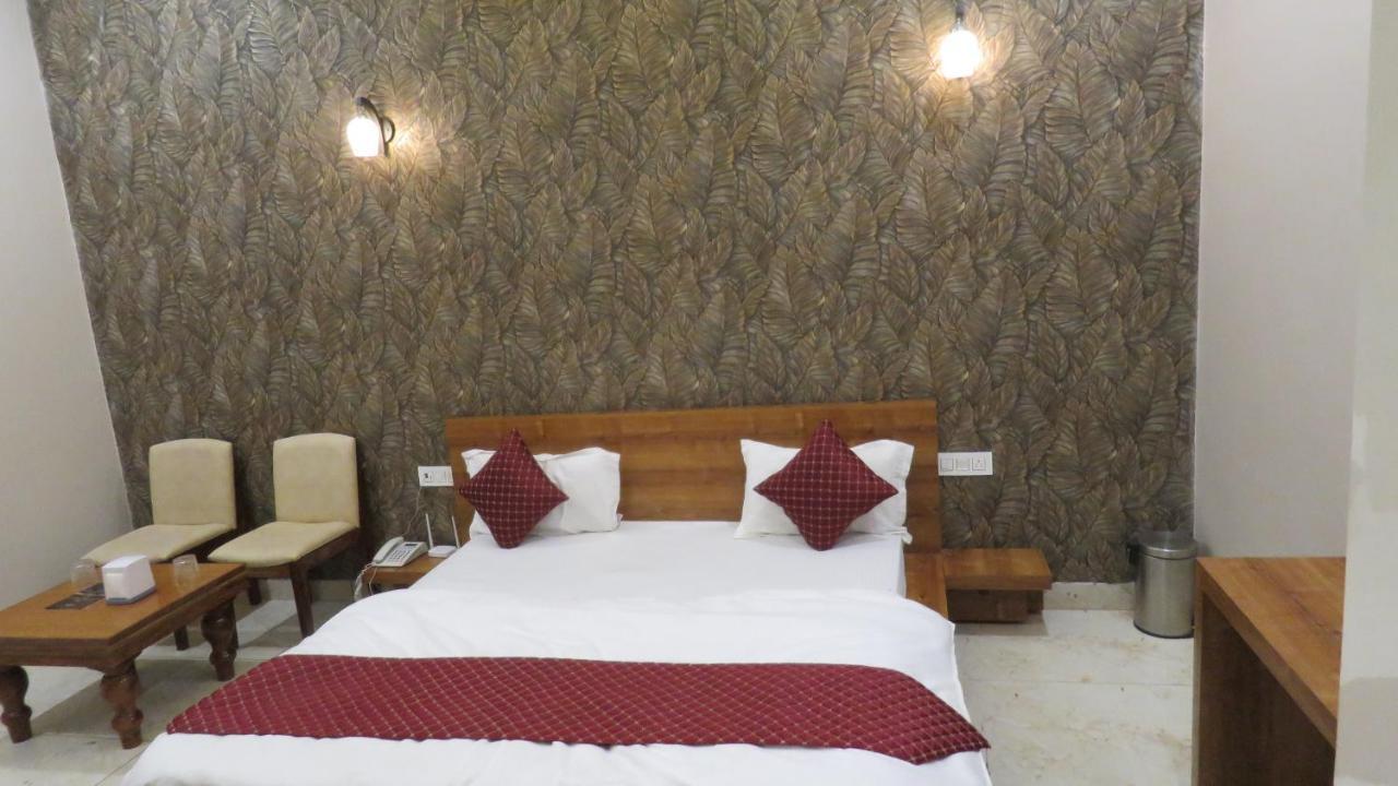Raja Ji Hotels & Restaurant Jind エクステリア 写真