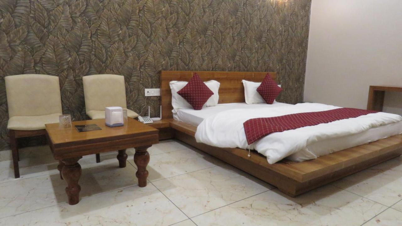Raja Ji Hotels & Restaurant Jind エクステリア 写真